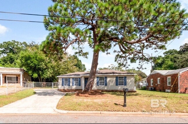Photo - 1611 Rochelle St