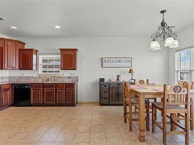 Photo - 1909 SW Elington St