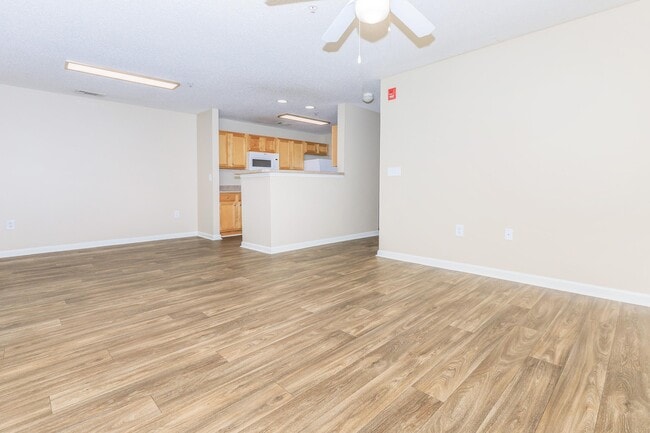 Lakeshore Crossing Apartments