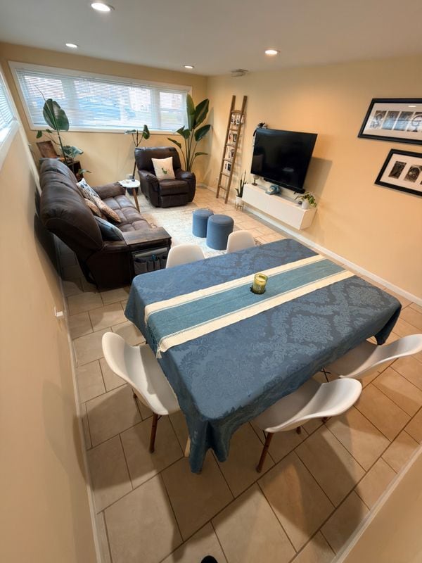 Photo - 5061 W Eddy St