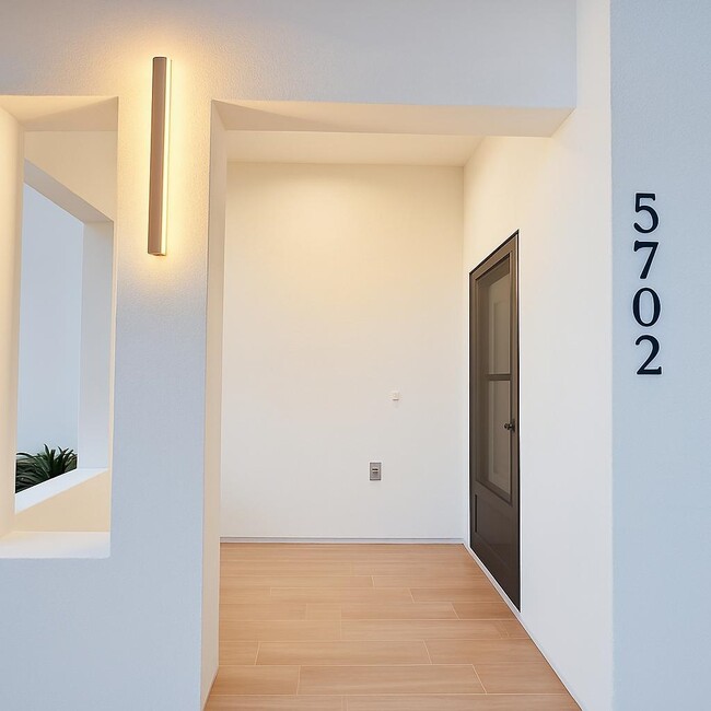 Photo - 5702 Moses Lp