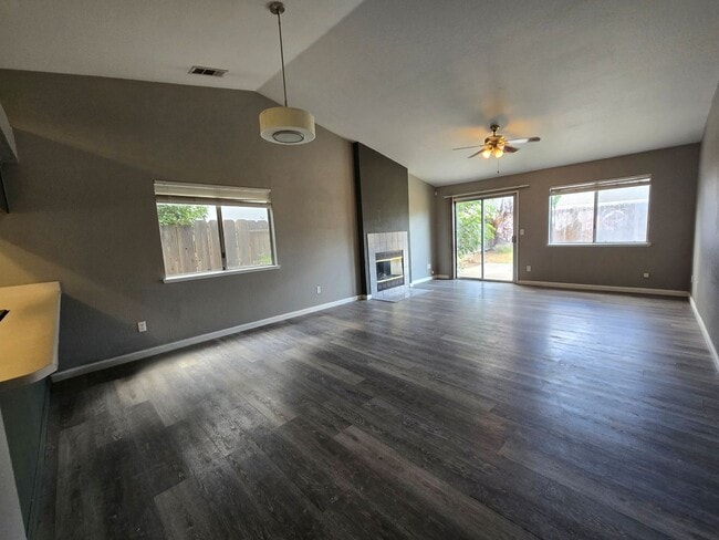 Photo - 3313 Jamestown Dr