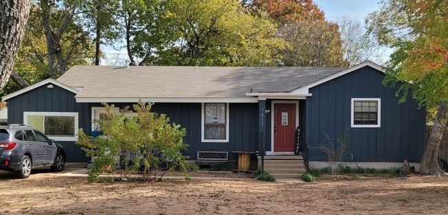Building Photo - 1917 S 57th St Rental