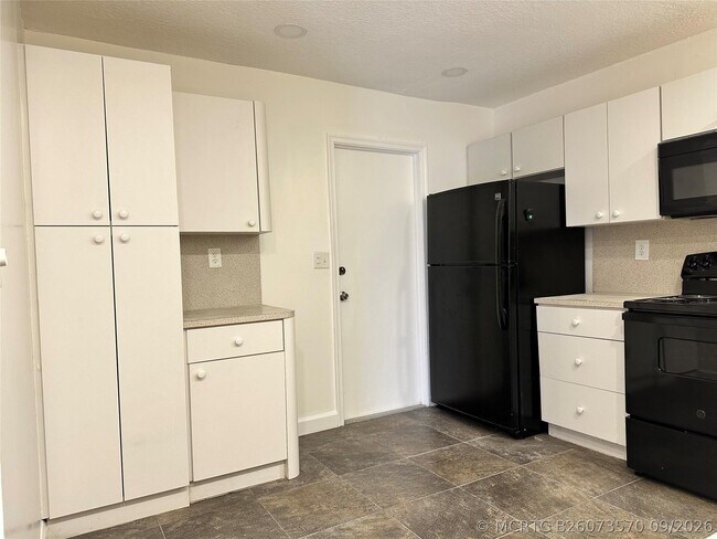 Photo - 1905 SW 86th Ave