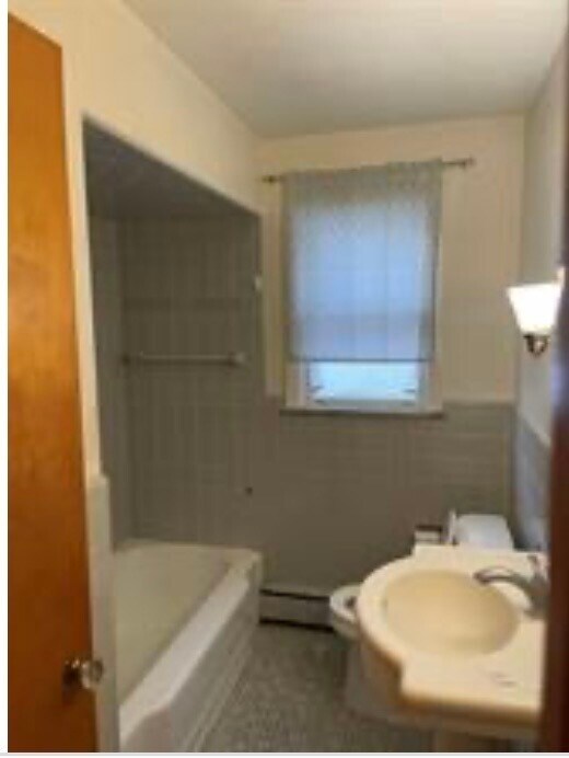 42 Miriam St Unit 2
