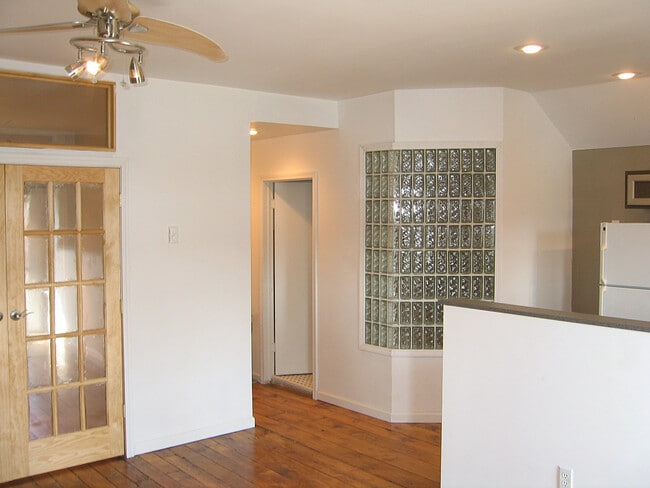Photo - 194 Front St Unit 2nd Floor Rear