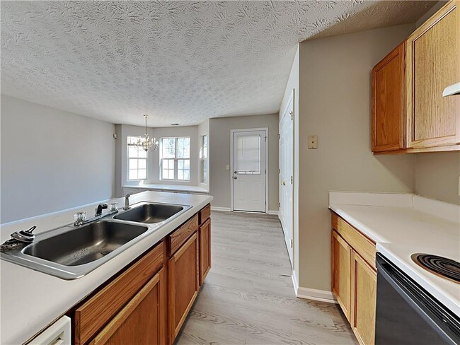 Photo - 2892 Norfair Loop