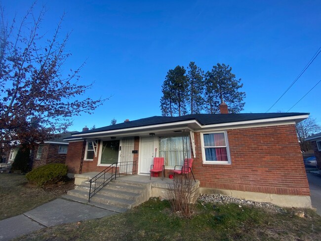 Updated 3 Bedroom Duplex in Northwest Spokane - Updated 3 Bedroom Duplex in Northwest Spokane House