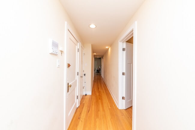 Photo - 4912 N Washtenaw Ave Unit 2