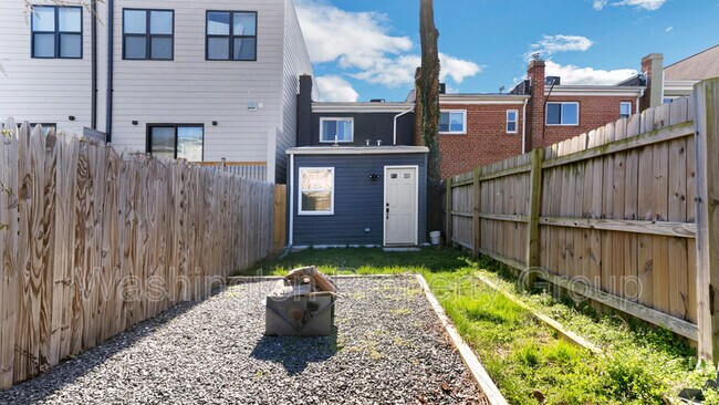 Photo - 2511 W St SE