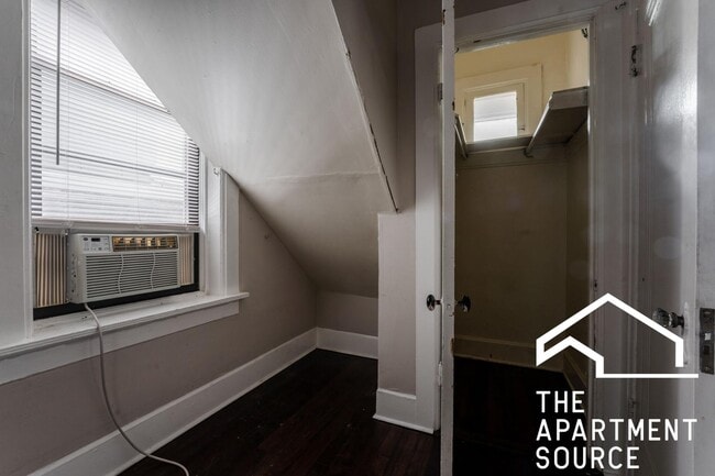 Photo - 2031 W Moffat St Unit 3