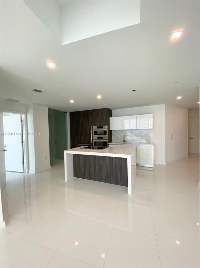 Photo - 851 NE 1st Ave