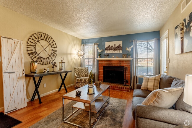 1BR, 1BA - 620 SF - Country Club West