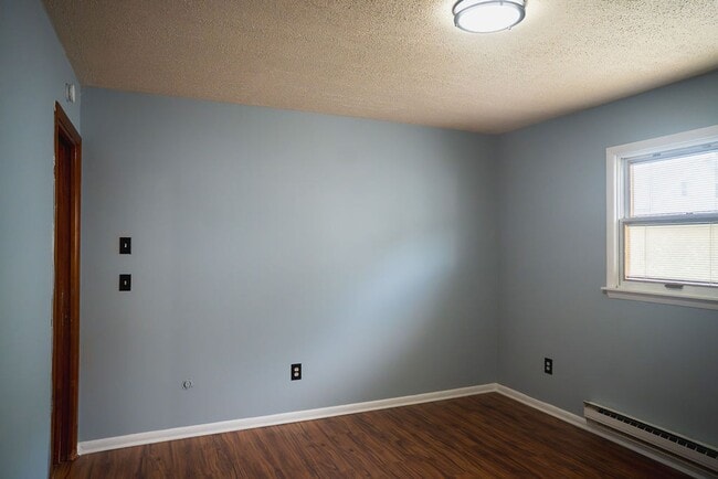 Photo - 1210 Main St Unit 3