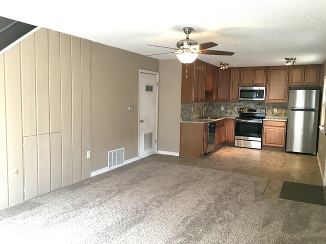 Photo - 3300 Madison Ave Unidad 3