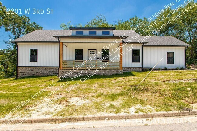 Photo - 2201 W 3rd St