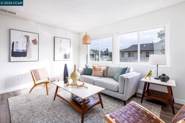 Photo - 1033 Mohr Ln