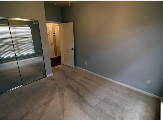 Building Photo - 1085 Shop Rd Unit 345