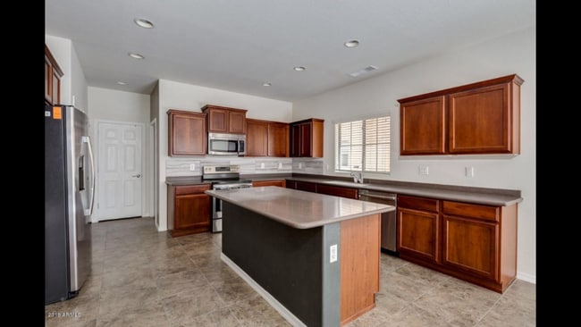 Photo - 1933 W Davis Rd