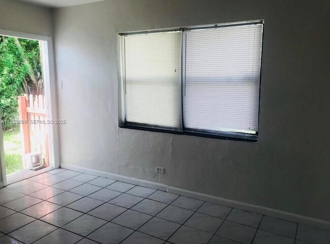 Photo - 4548 SW 33rd Ave Unit EFFICENCY