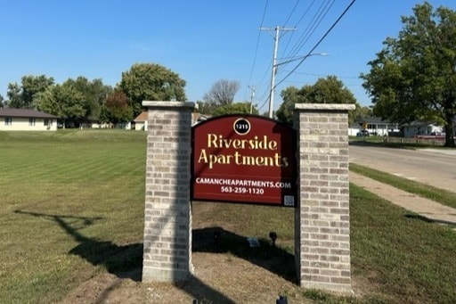 Riverside Apartments and Townhomes - Riverside Apartments and Townhomes