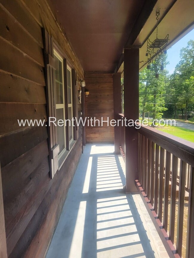 Photo - Gorgeous 3bd/2bath Brick Home/ Attention To Detail/ Upgrades Galore/ Great Location