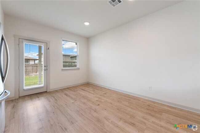 Building Photo - 124 Fairfax Ave Rental