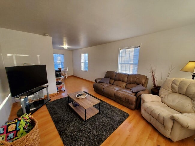 Building Photo - Campus Townhomes Unit CSTH-1908