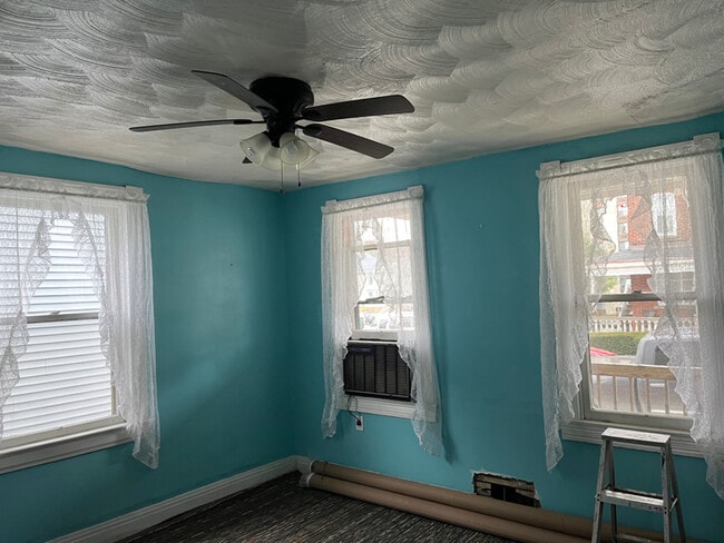 Photo - 211 W 2nd St