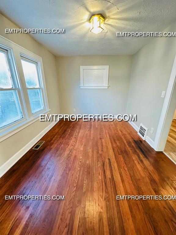 Photo - 314 W 30th St