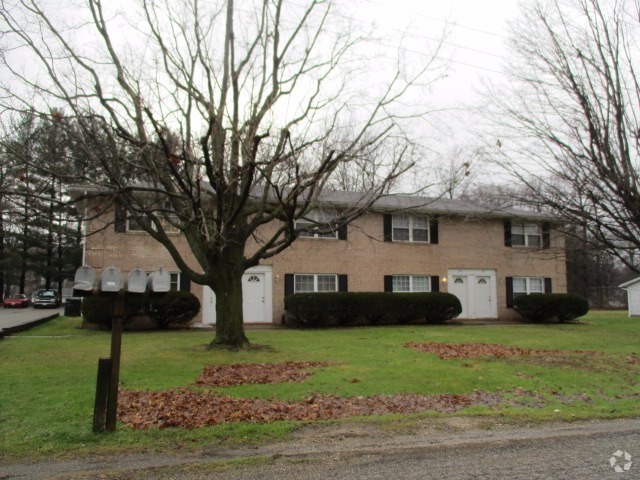 Building Photo - 887 Expressview Dr Rental