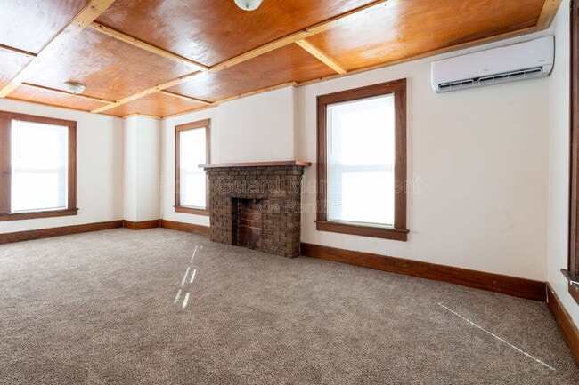 Building Photo - 423 N Emporia Ave Unit Apartment 5