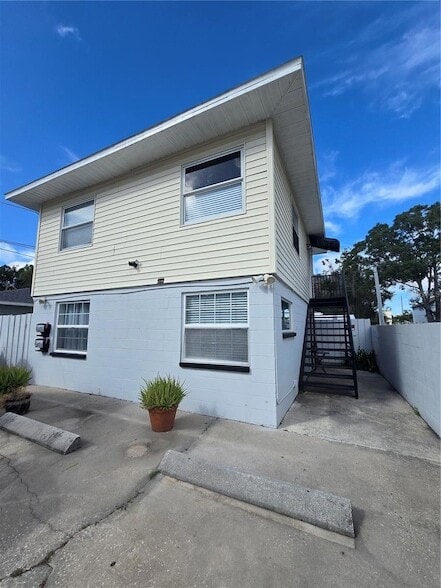 Building Photo - 4919 S Renellie Dr Unit 4
