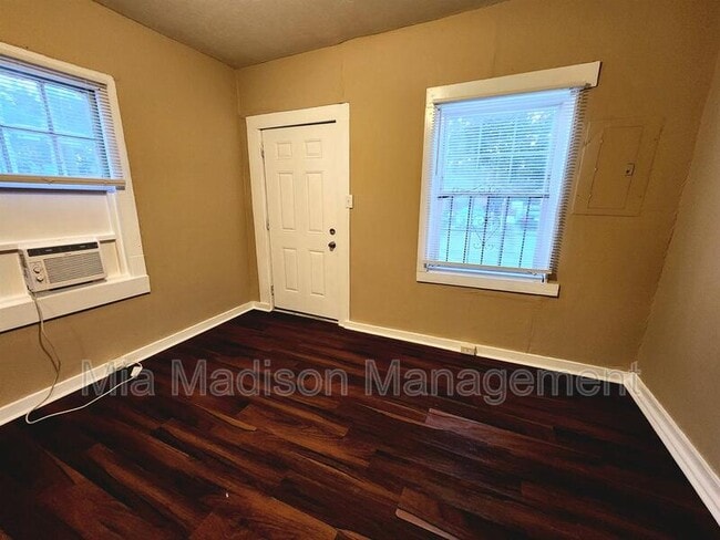 Photo - 250 Ferrill St