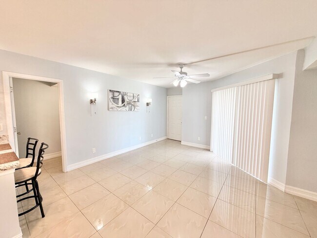 Photo - ** GRANADA LAKES ** 1 BED / 1 BATH CONDO - GREAT LOCATION - SMALL PET OK! - ANNUAL RENTAL