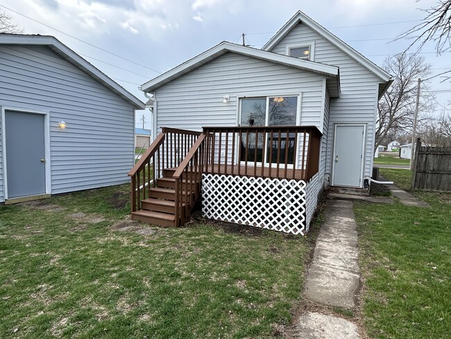 Photo - 211 W 2nd St