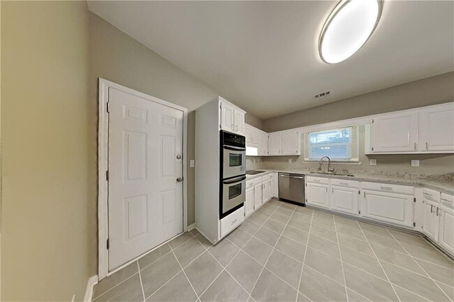 Photo - 374 Oak Springs Dr NW