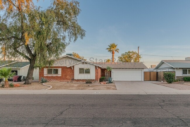 Building Photo - 8301 E Indianola Ave