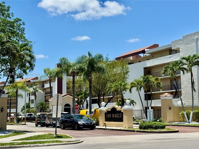 Photo - 8810 Fontainebleau Blvd Condo Unit 318
