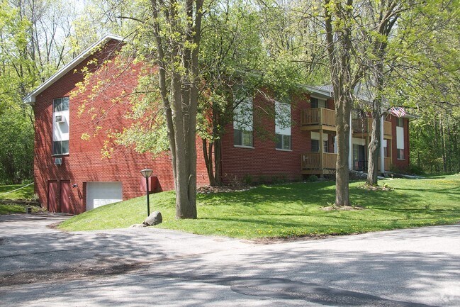 Photo - 207 - 209 Williamsburg Dr