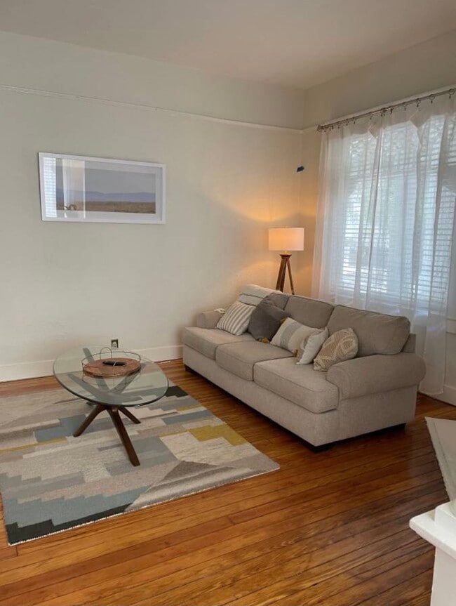 Photo - 2206 Bull St Unit Beautiful 2-BR/1-BA Victo