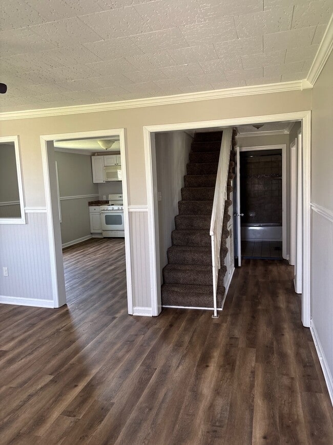 Photo - 159 Ervin Ln