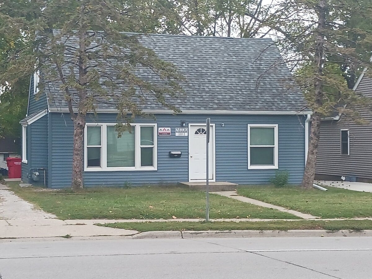 Photo - 3013 Lincoln Way