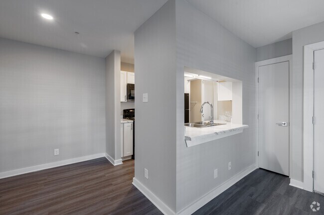 1BR, 1BA - 550SF - Kitchen