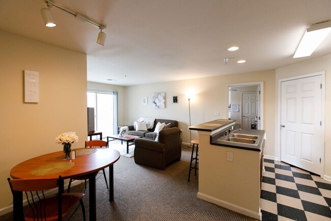 Photo - 100 Yellowstone Dr