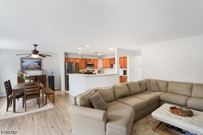 Photo - 29 Winding Way