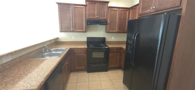 Photo - 539 Broughton Dr