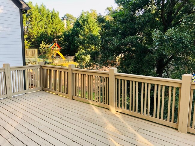 Photo - 1043 Antioch Dr NE