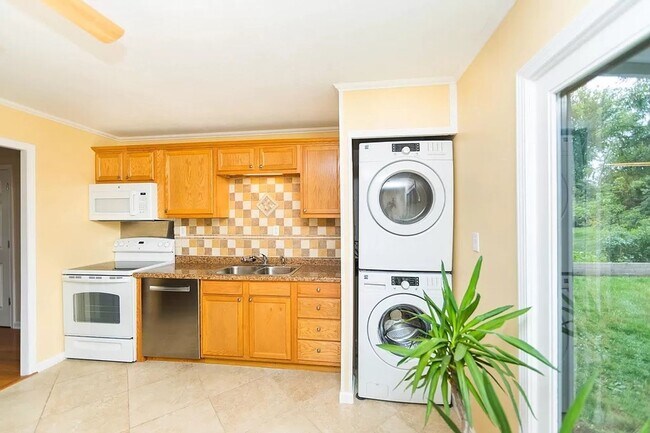 Garage & Yard - Garage & Yard