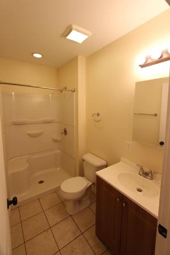 Bathroom 1 - 1906 Morrell St